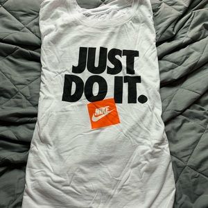 Nike tee